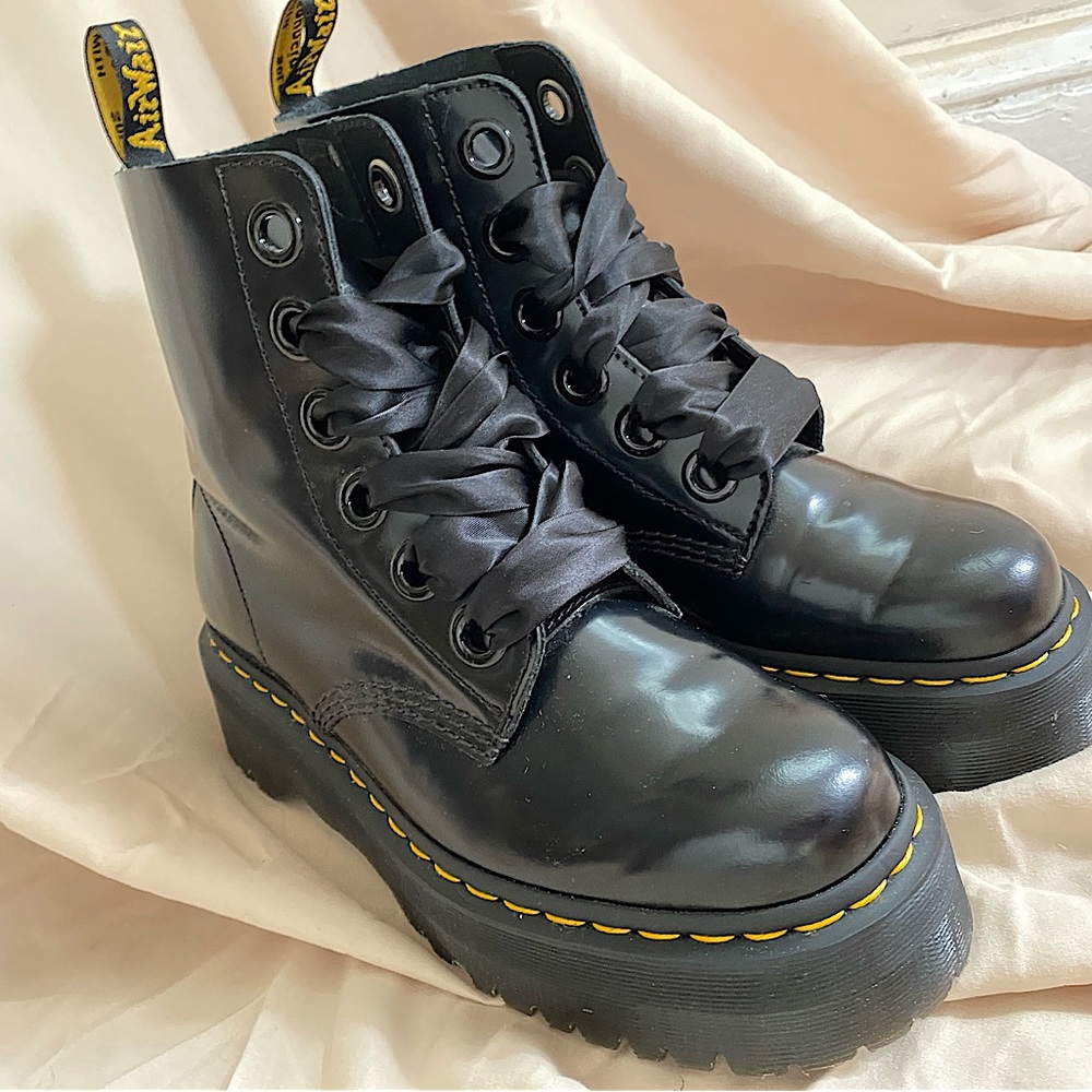 Dr. Marten. Molly Women’s Leather Platform Boots. Black. Size 9